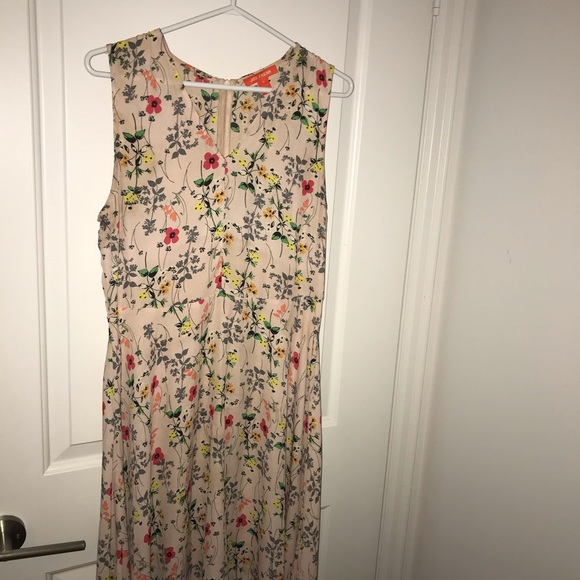 Beautiful floral flowey sundress - Picture 2 of 3